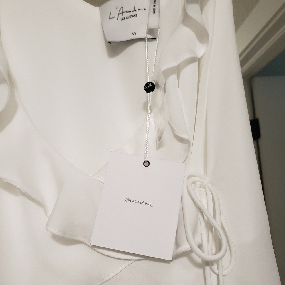 L'Academie White Ruffle Blouse - Picture 8 of 9